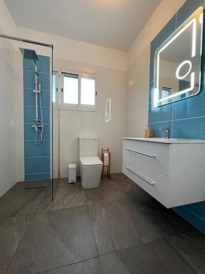 Ocean Sunset Apartment Пафос Екстериор снимка