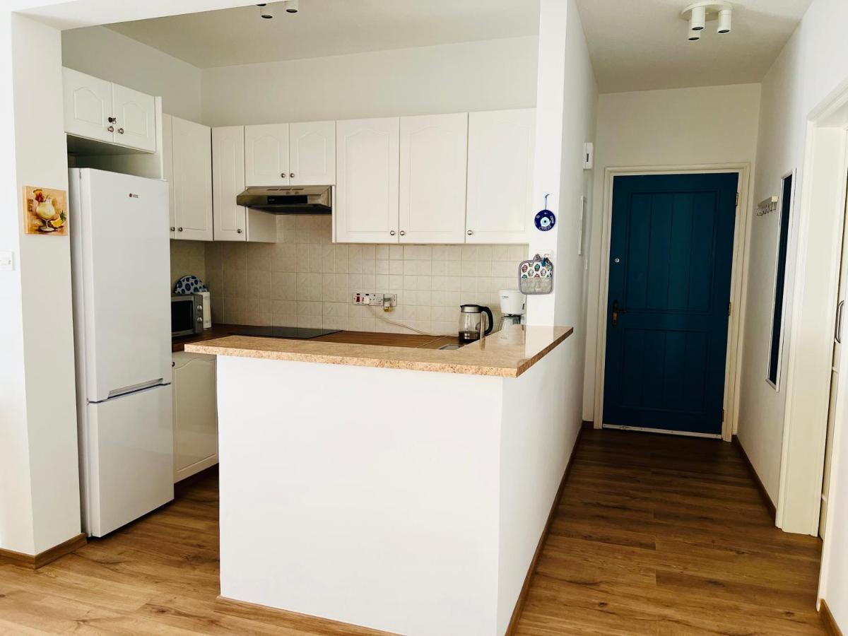 Ocean Sunset Apartment Пафос Екстериор снимка
