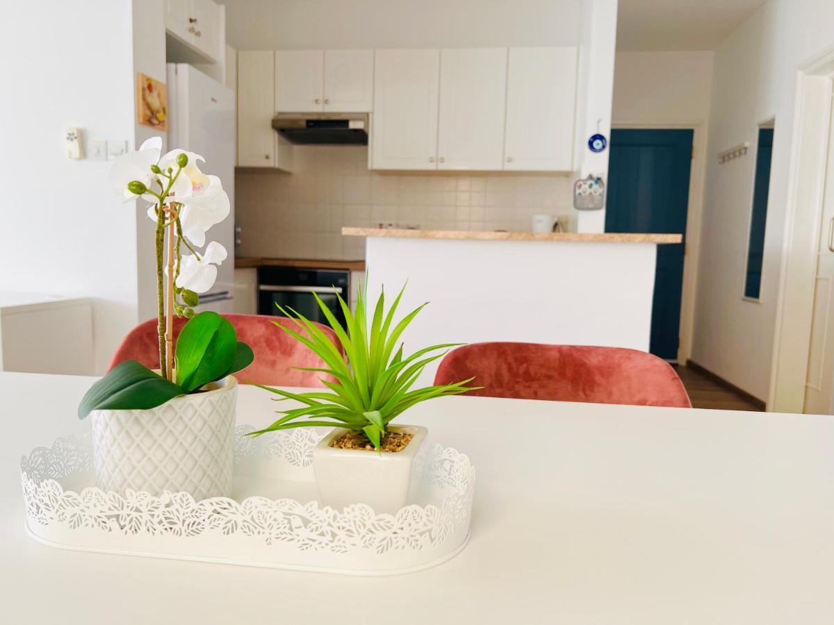 Ocean Sunset Apartment Пафос Екстериор снимка
