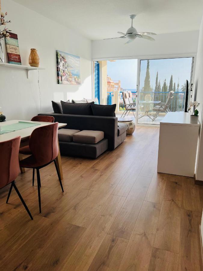Ocean Sunset Apartment Пафос Екстериор снимка