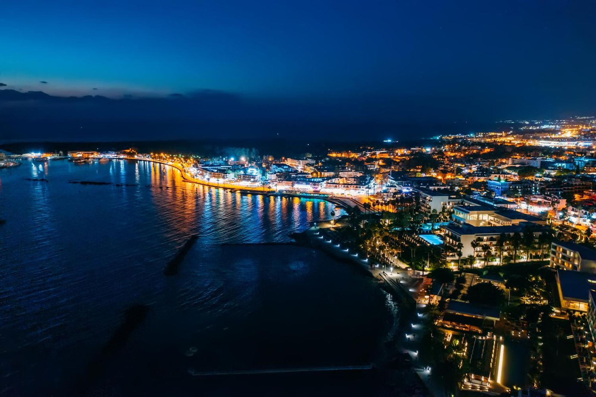 Ocean Sunset Apartment Пафос Екстериор снимка