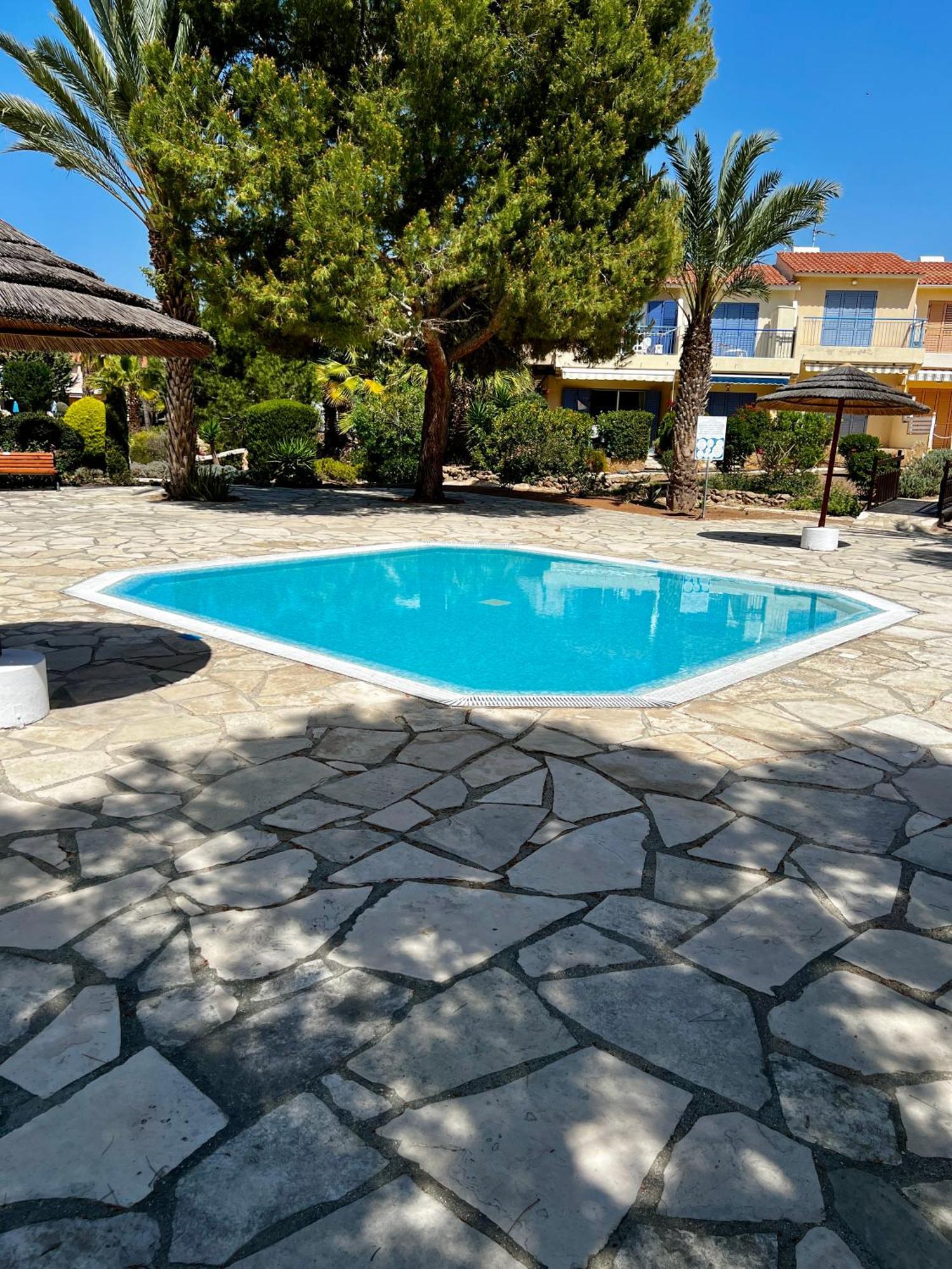 Ocean Sunset Apartment Пафос Екстериор снимка